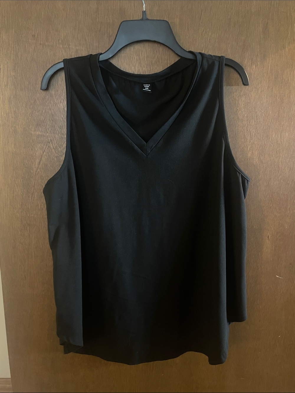 SHEIN Black V-Neck Sleeveless Relaxed Tank